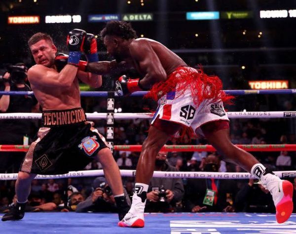 СЕРГЕЙ ДЕРЕВЯНЧЕНКО УСТУПИЛ КАРЛОСУ АДАМЕСУ