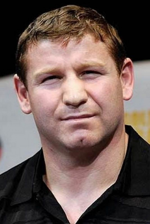 Поздравляем Султана Ибрагимова с Днем рождения 