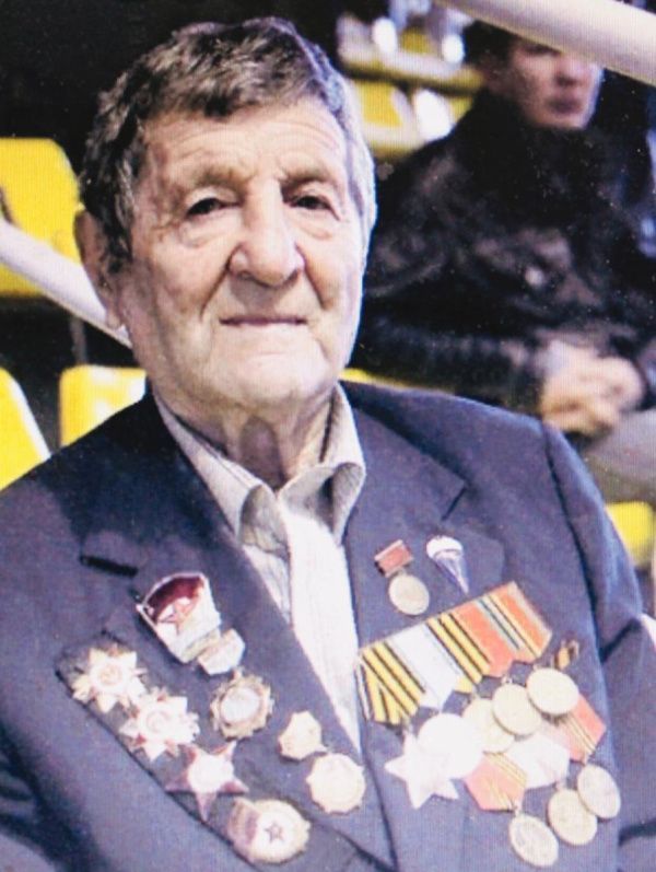 «МЕЖДУ ВОЗДУШНЫМИ БОЯМИ БОКСИРОВАЛ СО СВОИМИ ТОВАРИЩАМИ». История лётчика Михаила Агульникова