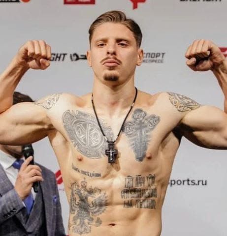 Василий Войцеховский и Арслан Яллыев добились очередных побед на профессиональном ринге