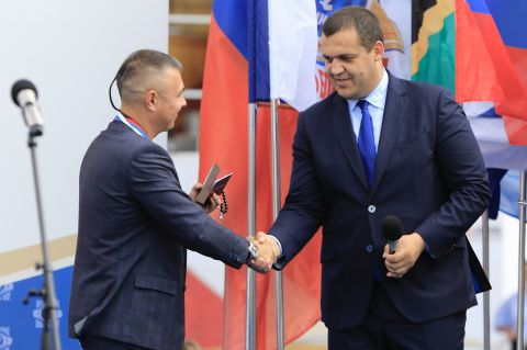 Генеральный секретарь Федерации бокса России Умар Кремлёв поздравляет с Международным Днем бокса