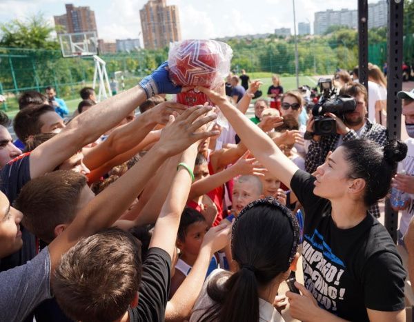 Открытая тренировка со звёздами бокса