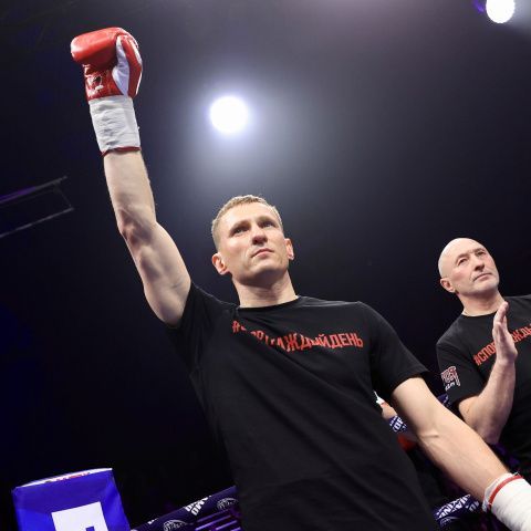 Эдуард Трояновский победил Меметова и завоевал пояс чемпиона России