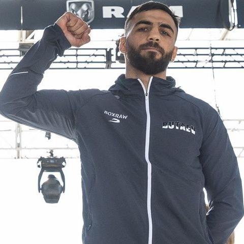 Раджаб Бутаев проиграл Станёнису и потерял пояс регулярного чемпиона WBA