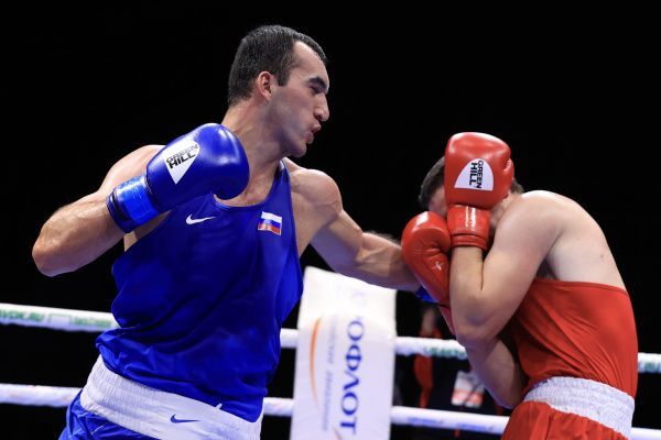 Определились финалисты чемпионата России по боксу среди мужчин в тяжелых категориях