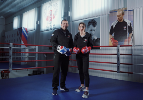 Ольга Бузова и Умар Кремлёв запустили челлендж с поздравлениями Владимира Путина с хэштегом #боксерызапутина