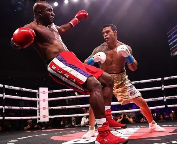 ХОЛИФИЛД ПРОИГРАЛ!!!