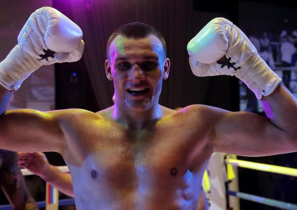 Бой Максима Власова против Айзека Челембы пройдет 20 июля в рамках празднования Международного дня бокса