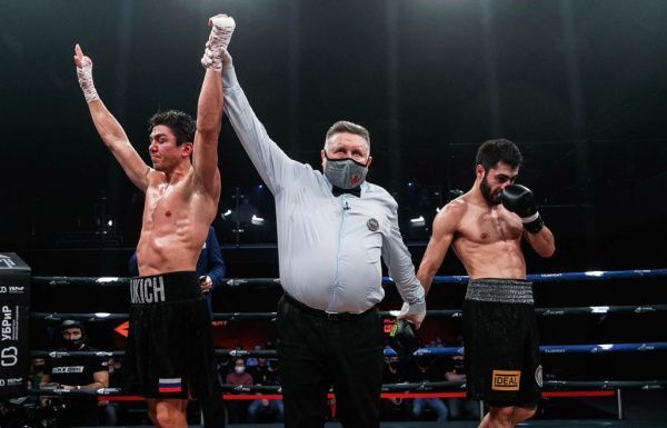 Юновидов, Туков, Войцеховский и Самедов одержали свои очередные победы на профессиональном ринге