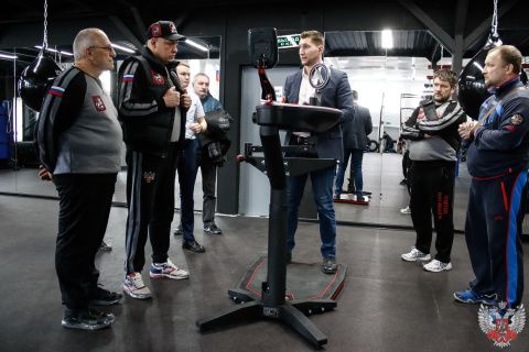 В Центре прогресса бокса состоялась презентация нового тренажера для занятий боксом