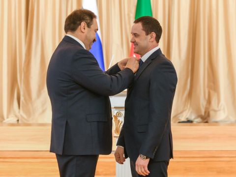 Руководителю Федерации бокса Республики Татарстан Сергею Игнатьеву было присвоено почетное звание "Заслуженный работник физической культуры Российской Федерации"