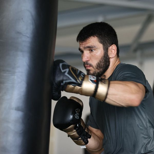 Артур Бетербиев провел прямой эфир на странице Матч ТВ в Instagram 