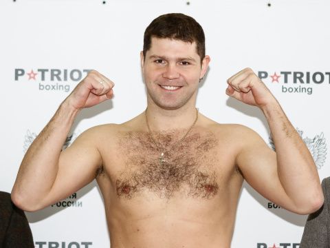 Участники боксерского шоу в Серпухове уложились в лимиты весовых категорий