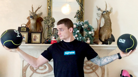 Недоступное море, наслаждение тишиной и домашний зоопарк: карантин с Глебом Бакши