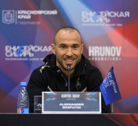 МЕЖДУ КРАСНОЯРСКОМ И ЕКАТЕРИНБУРГОМ