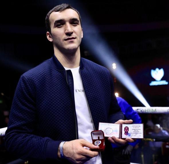 Муслиму Гаджимагомедову вручено удостоверение заслуженного мастера спорта России