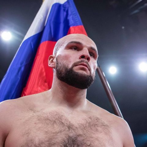 Сергей Кузьмин в Москве досрочно победил Игора Адиэла 