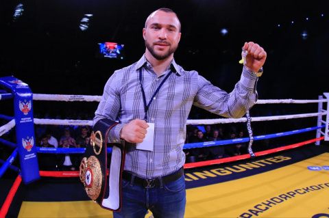 Федерация бокса России подарила чемпиону WBA Александру Беспутину квартиру в Красноярске