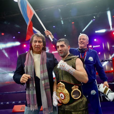 Михаил Алоян победил Баррето в своем заключительном бою в карьере