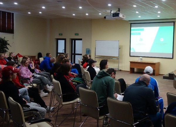 Сборная команда России среди девушек прослушала лекцию на тему допинг-контроля