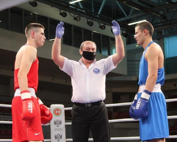 В Казани стартовал чемпионат ПФО по боксу