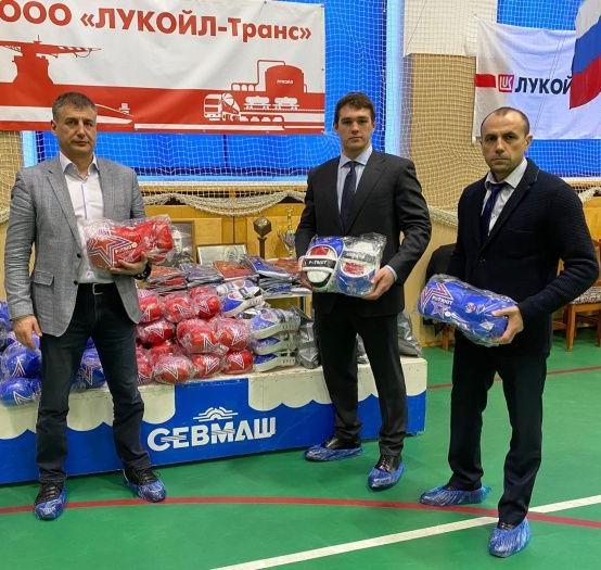 Юные боксёры из Северодвинска получили подарки от Федерации бокса России