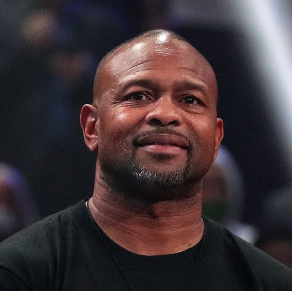 Рой Джонс выступит с премьерой песни на вечере бокса в Красноярске