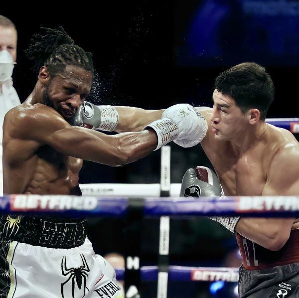 БИВОЛ НЕ ОСТАВИЛ РИЧАРДСУ ШАНСОВ